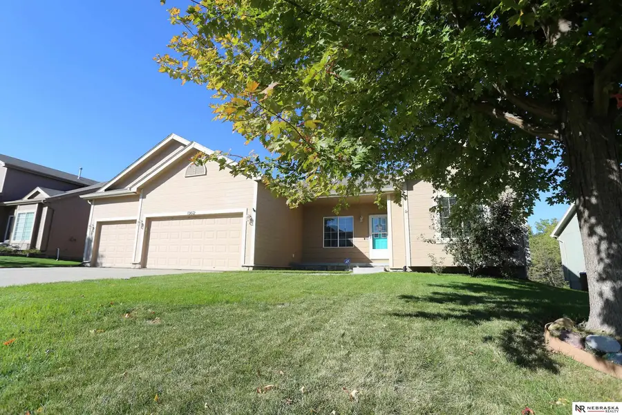 13612 Leona Lane, Bellevue, NE 68123 - Image #2