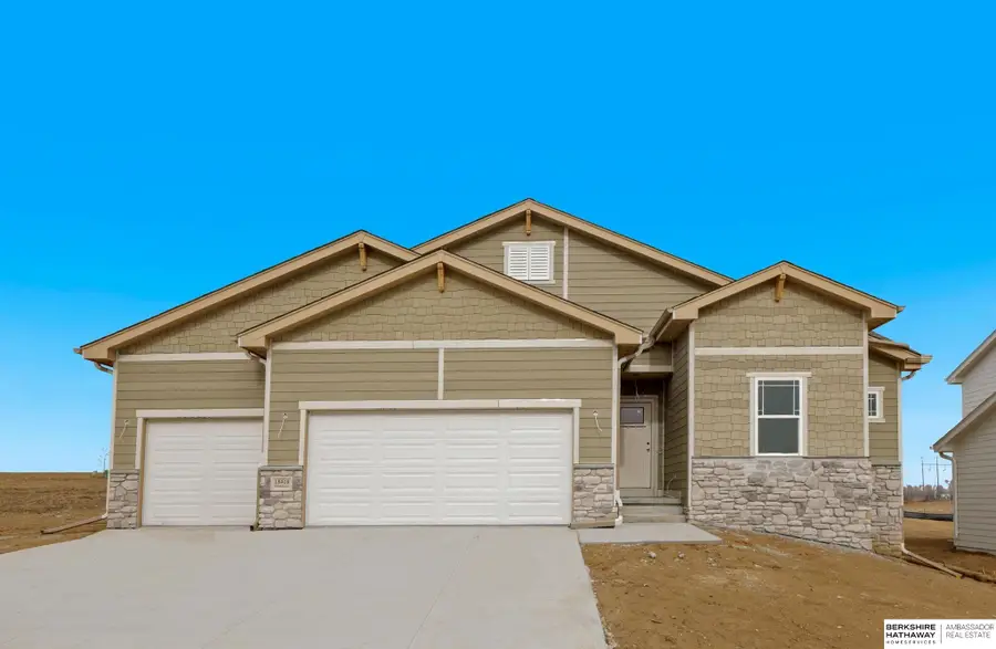 18418 Palisades Drive, Omaha, NE 68136 - #2