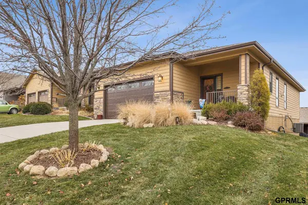 5713 N 159th Street, Omaha, NE 68116