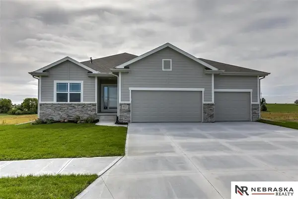 12202 S 113th Street, Papillion, NE 68046