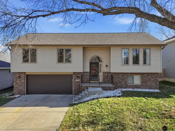 6740 Stephanie Lane, Lincoln, NE 68516
