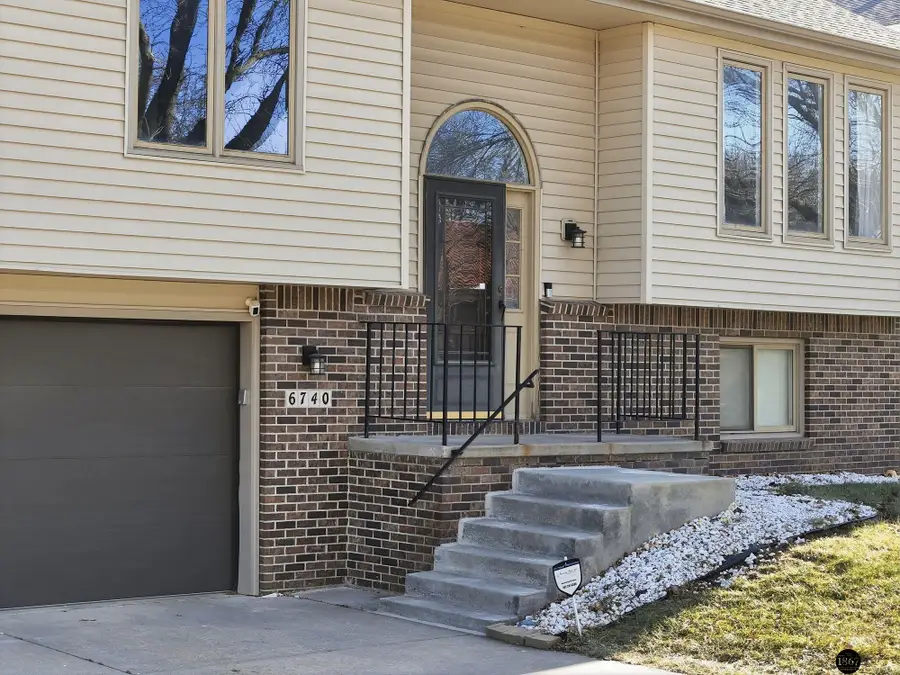 6740 Stephanie Lane, Lincoln, NE 68516 - Image #2