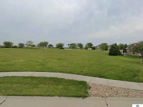 8434 N 161st Plaza, Bennington, NE 68007