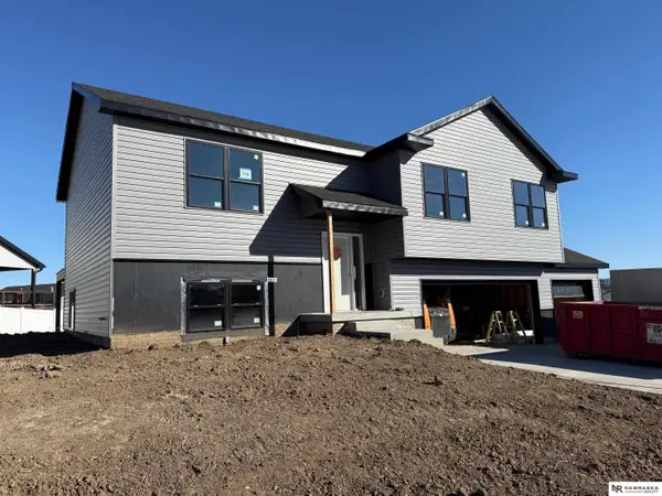 1722 NW 55th Street, Lincoln, NE 68528