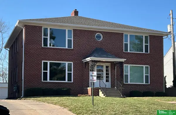 3719 Jones Street, Omaha, NE 68105