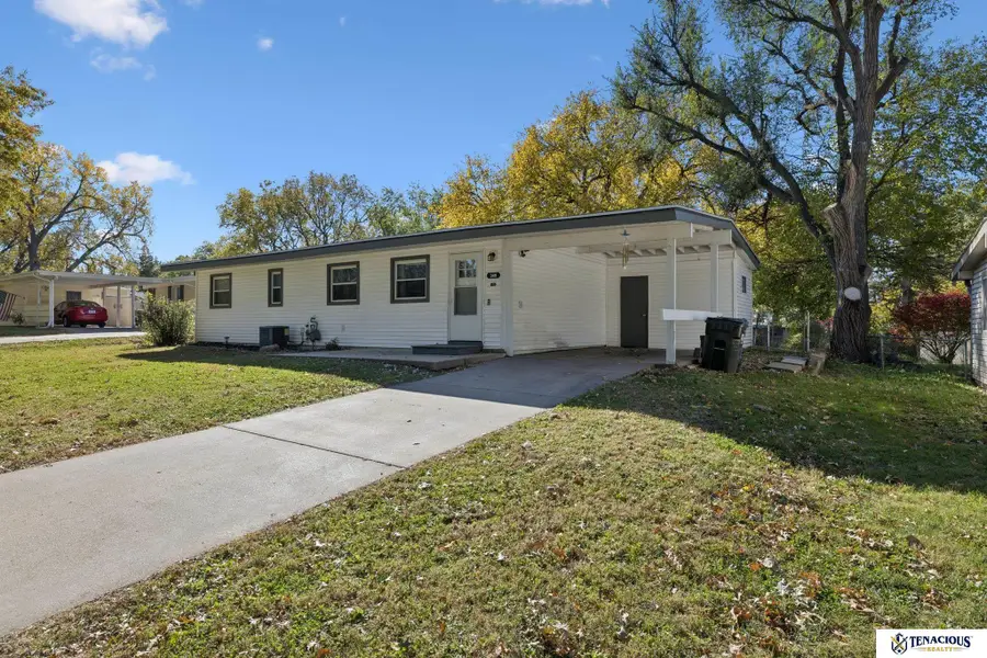 349 Prestwick Road, Lincoln, NE 68505 - Image #2