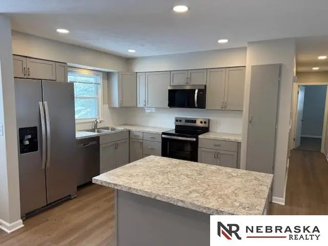 8822 Pine Drive, La Vista, NE 68128 - Image #3