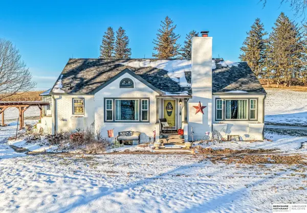 27566 Magnolia Road, Underwood, IA 51576