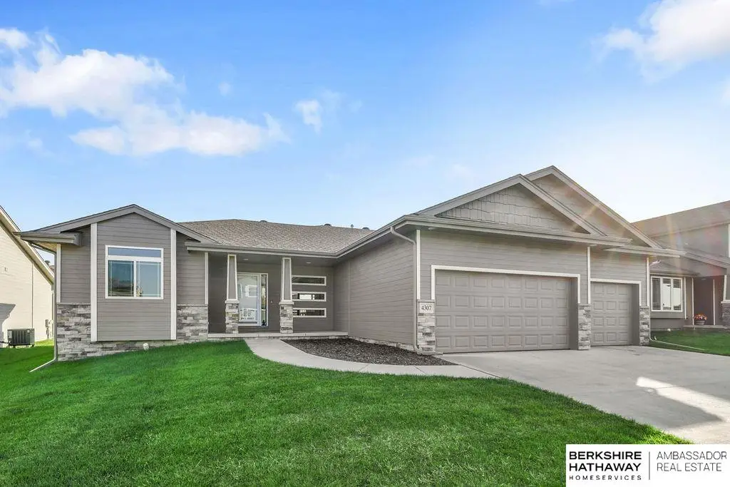 4223 Barksdale Circle, Bellevue, NE 68123 - Image #1