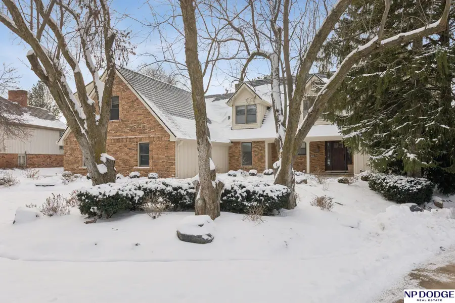 9826 Harney Pkwy N, Omaha, NE 68114 - Image #2