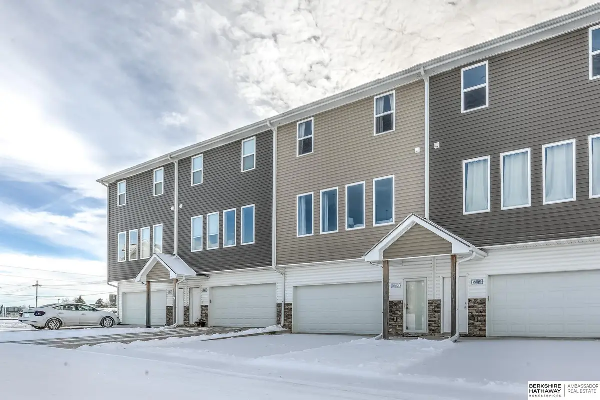 18165 Polk Court, Omaha, NE 68135 - Image #1