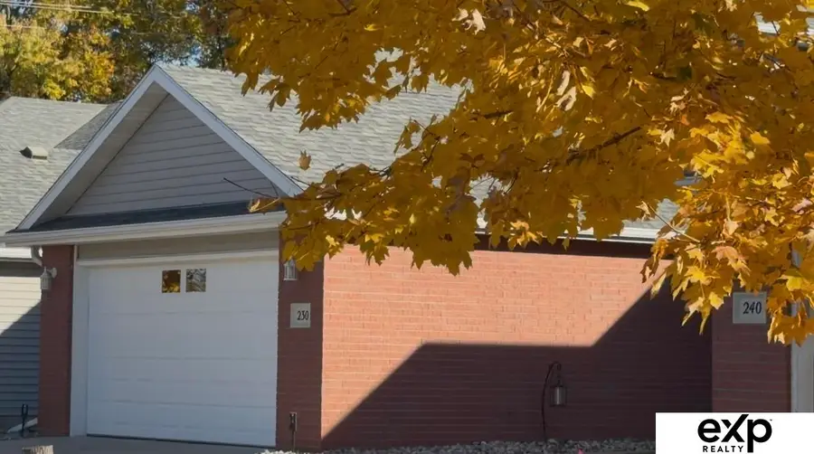 230 S 77th Place, Lincoln, NE 68510 - Image #3