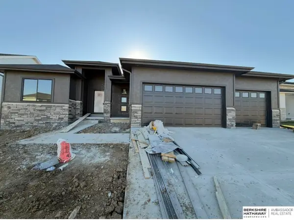 19903 Cottonwood Street, Gretna, NE 68028