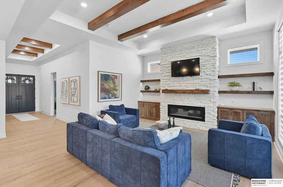 3913 S 212th Street, Elkhorn, NE 68022 - Image #2