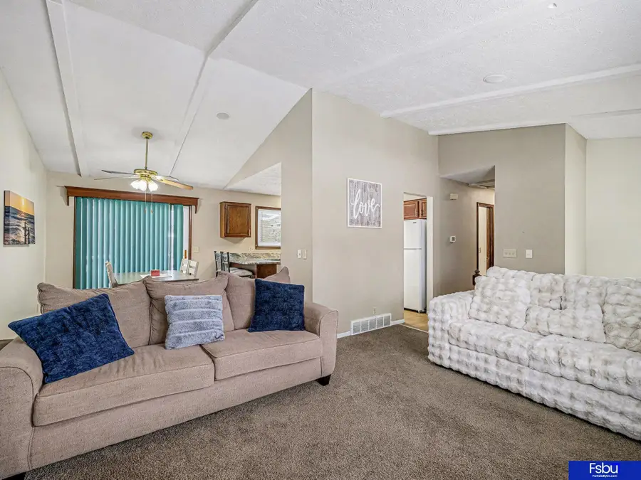 1104 Patricia Drive, Papillion, NE 68046 - Image #2