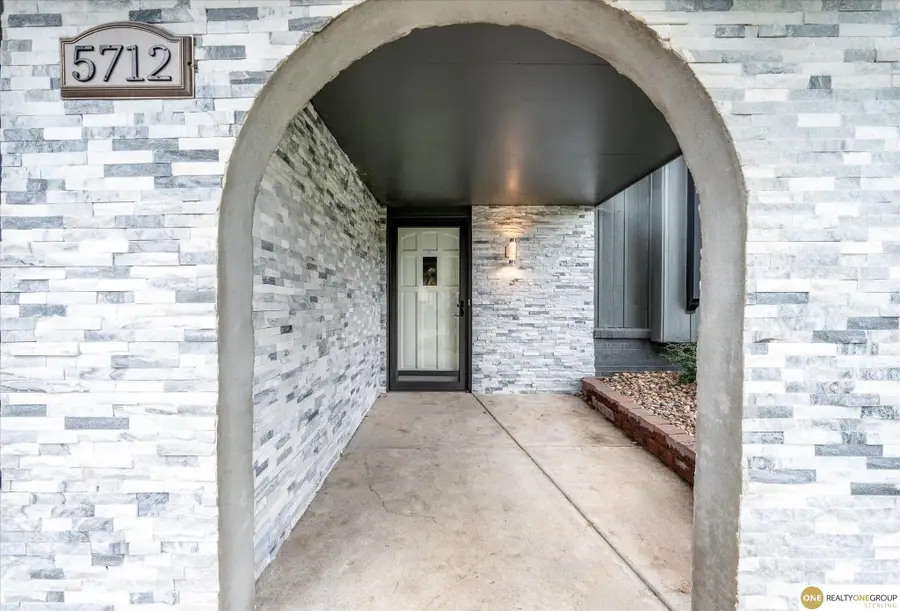 5712 S 107 Street, Omaha, NE 68127 - Image #3