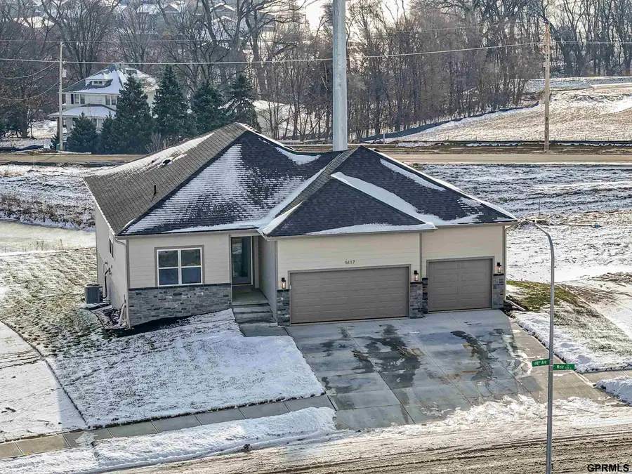 5117 S 198th Avenue, Omaha, NE 68135 - Image #2