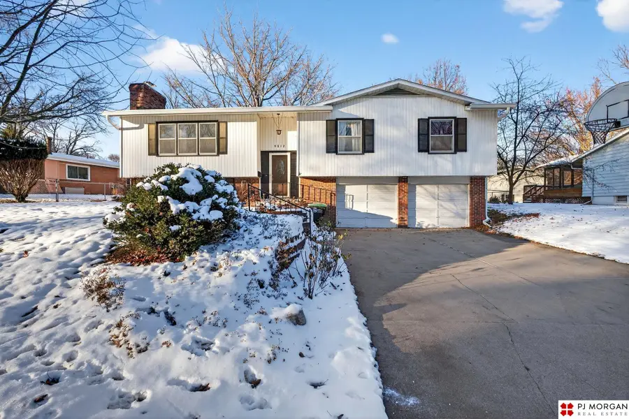 9812 Manderson Street, Omaha, NE 68134 - Image #2