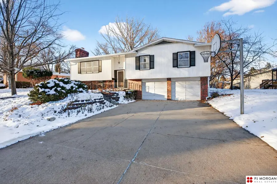9812 Manderson Street, Omaha, NE 68134 - Image #3