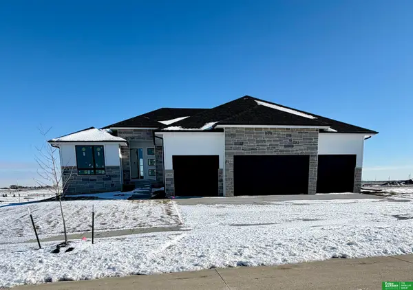 5813 N 197th Avenue, Elkhorn, NE 68022