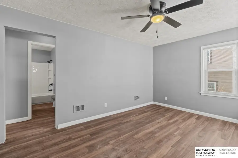 4327 Larimore Avenue, Omaha, NE 68111 - Image #2