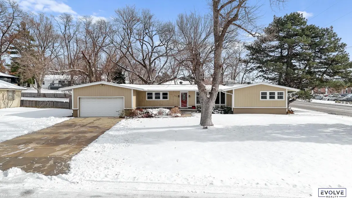 939 S 89th Street, Omaha, NE 68114 - Image #1