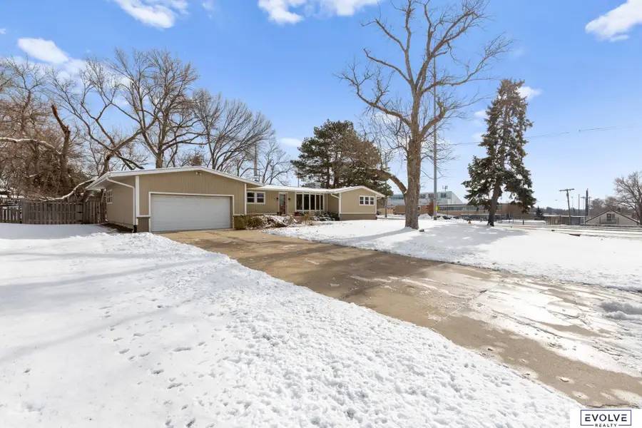 939 S 89th Street, Omaha, NE 68114 - Image #2