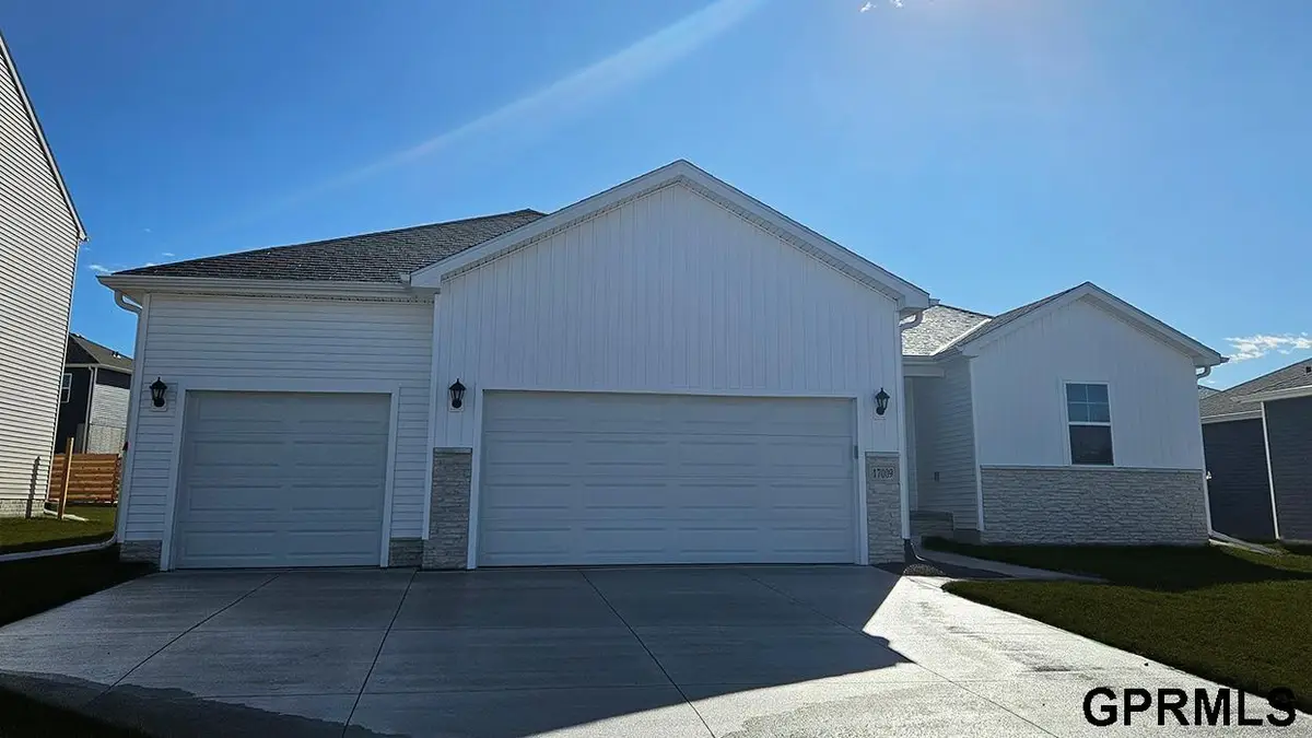 17049 Craig Street, Bennington, NE 68007 - Image #1