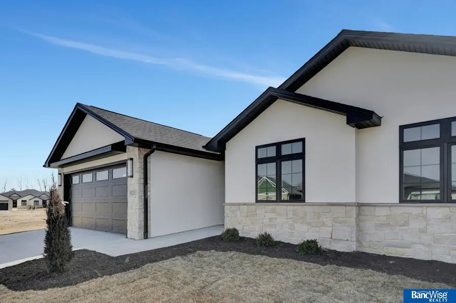 9233 Marbella Drive, Lincoln, NE 68520 - Image #2