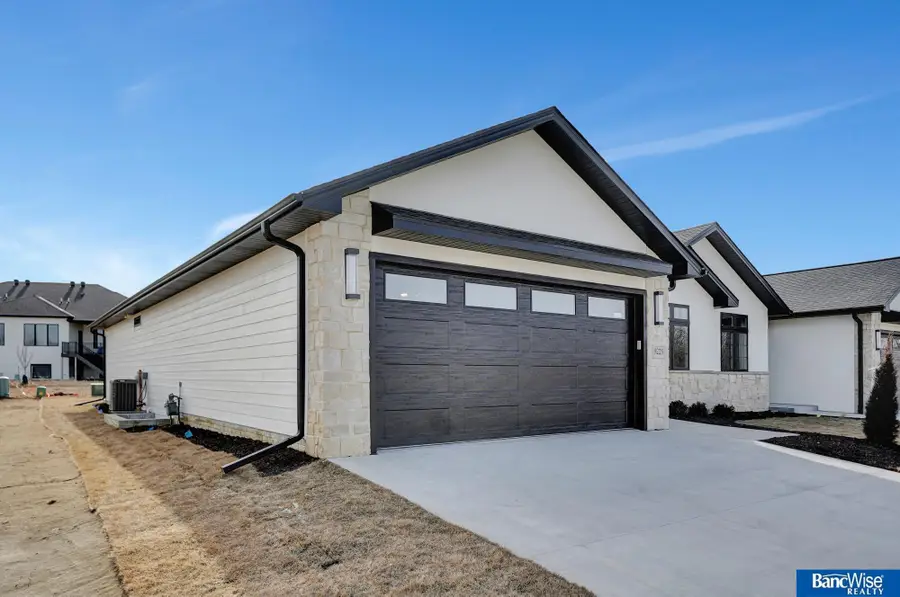 9233 Marbella Drive, Lincoln, NE 68520 - Image #3