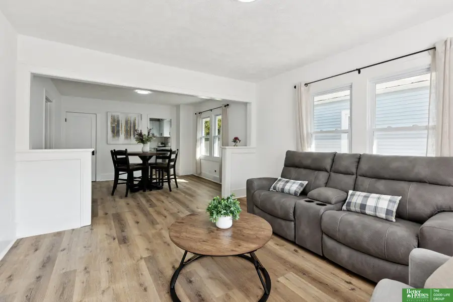 4234 Pinkney Street, Omaha, NE 68111 - Image #2