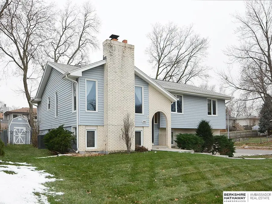 3203 Lynnwood Drive, Bellevue, NE 68123 - Image #2