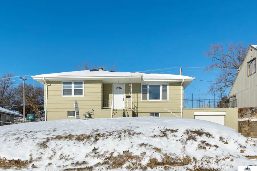 3926 Vernon Avenue, Omaha, NE 68111 - Image #2