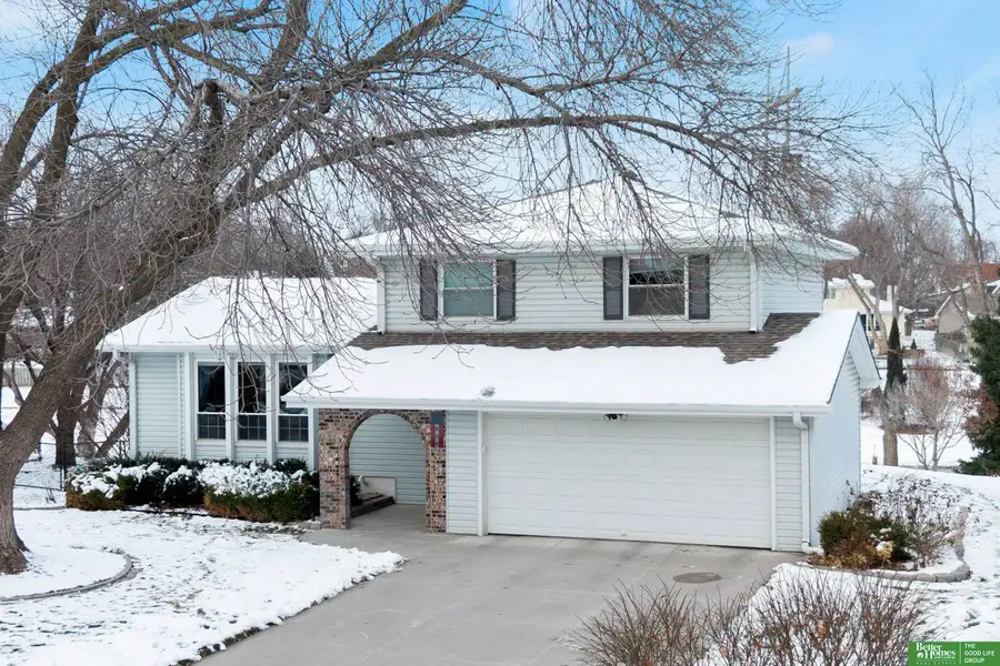 806 Shannon Road, Papillion, NE 68046 - Image #2