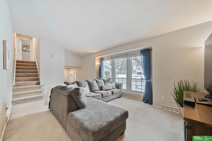 806 Shannon Road, Papillion, NE 68046 - Image #3