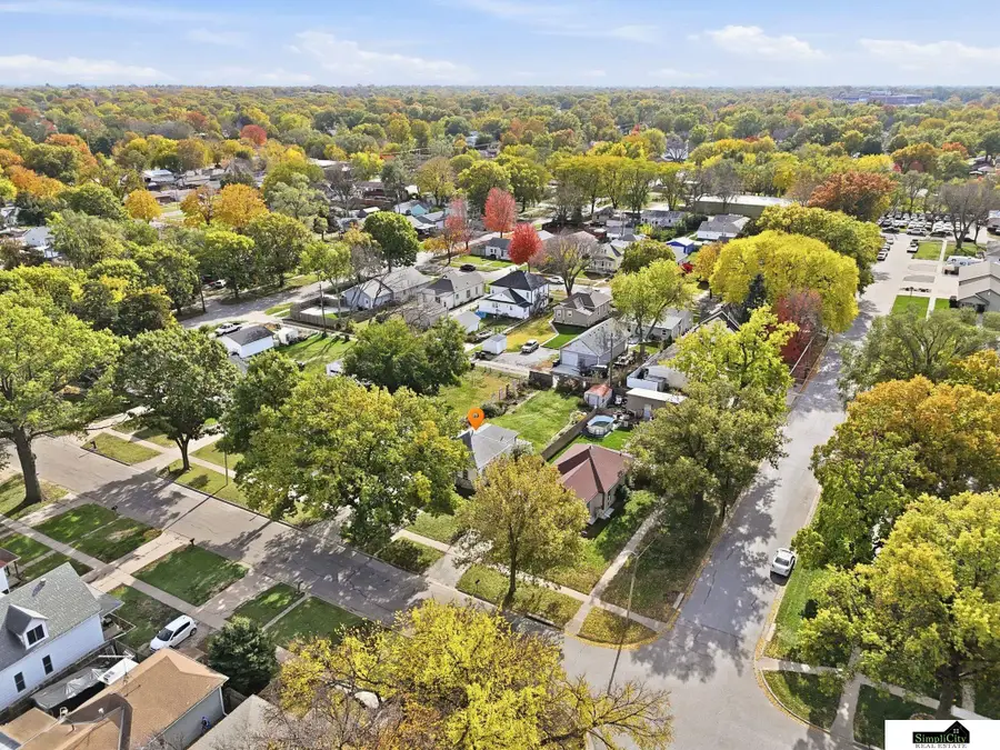 6107 Logan Avenue, Lincoln, NE 68507 - Image #2