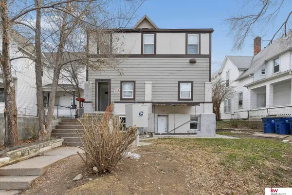 1305 S 32nd Street, Omaha, NE 68105