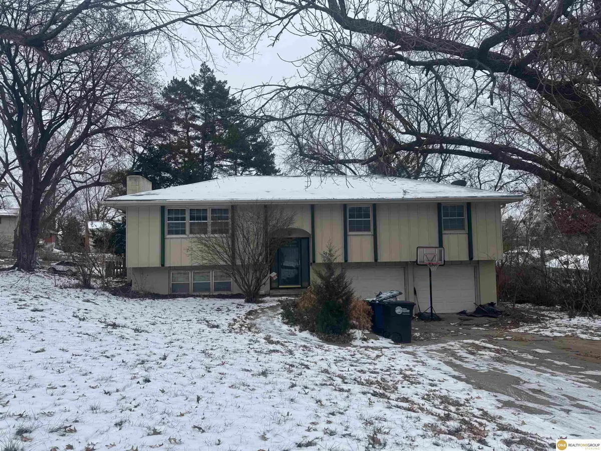 1915 S 124th Street, Omaha, NE 68144 - Image #1