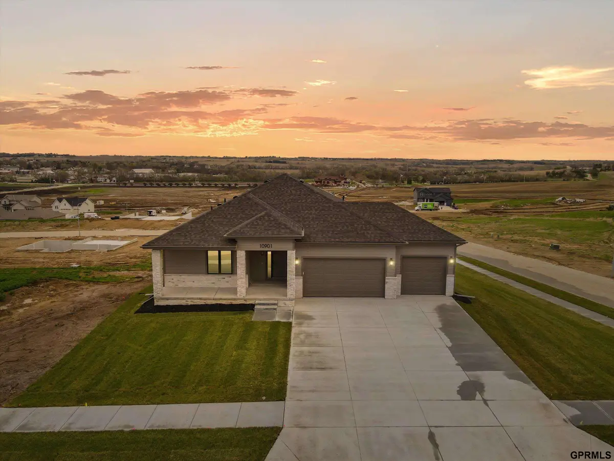 10901 N 161 Street, Bennington, NE 68007 - Image #1