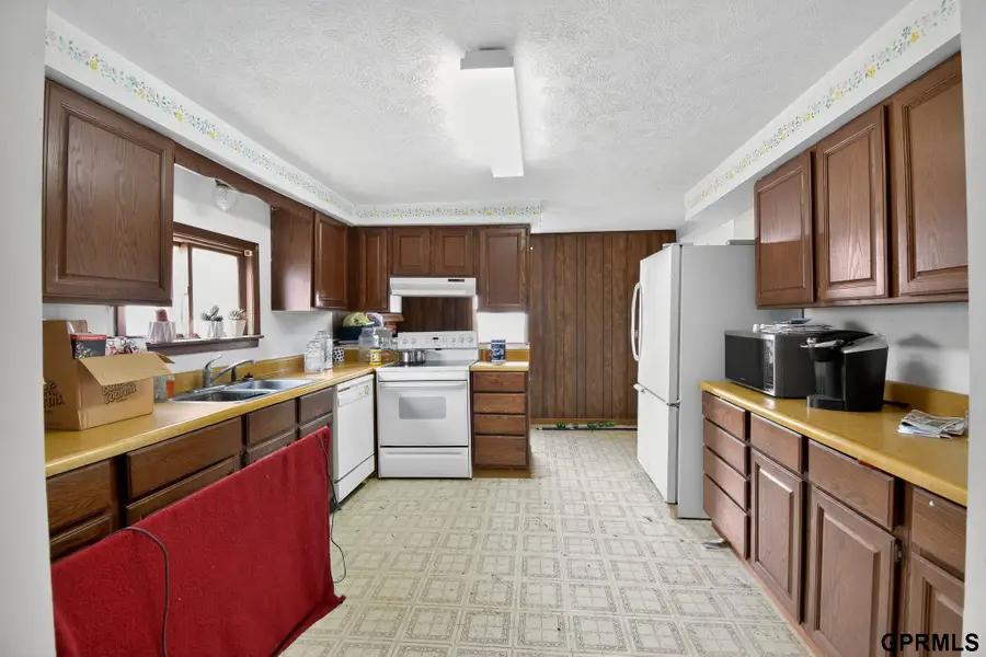 1021 N Nebraska Avenue, York, NE 68467 - Image #2