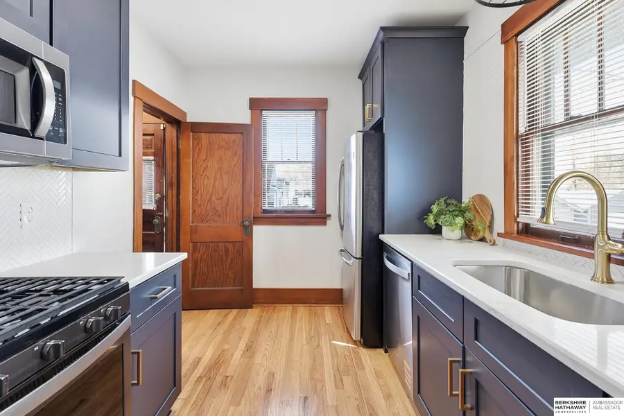 806 N 43rd Street, Omaha, NE 68131 - Image #3
