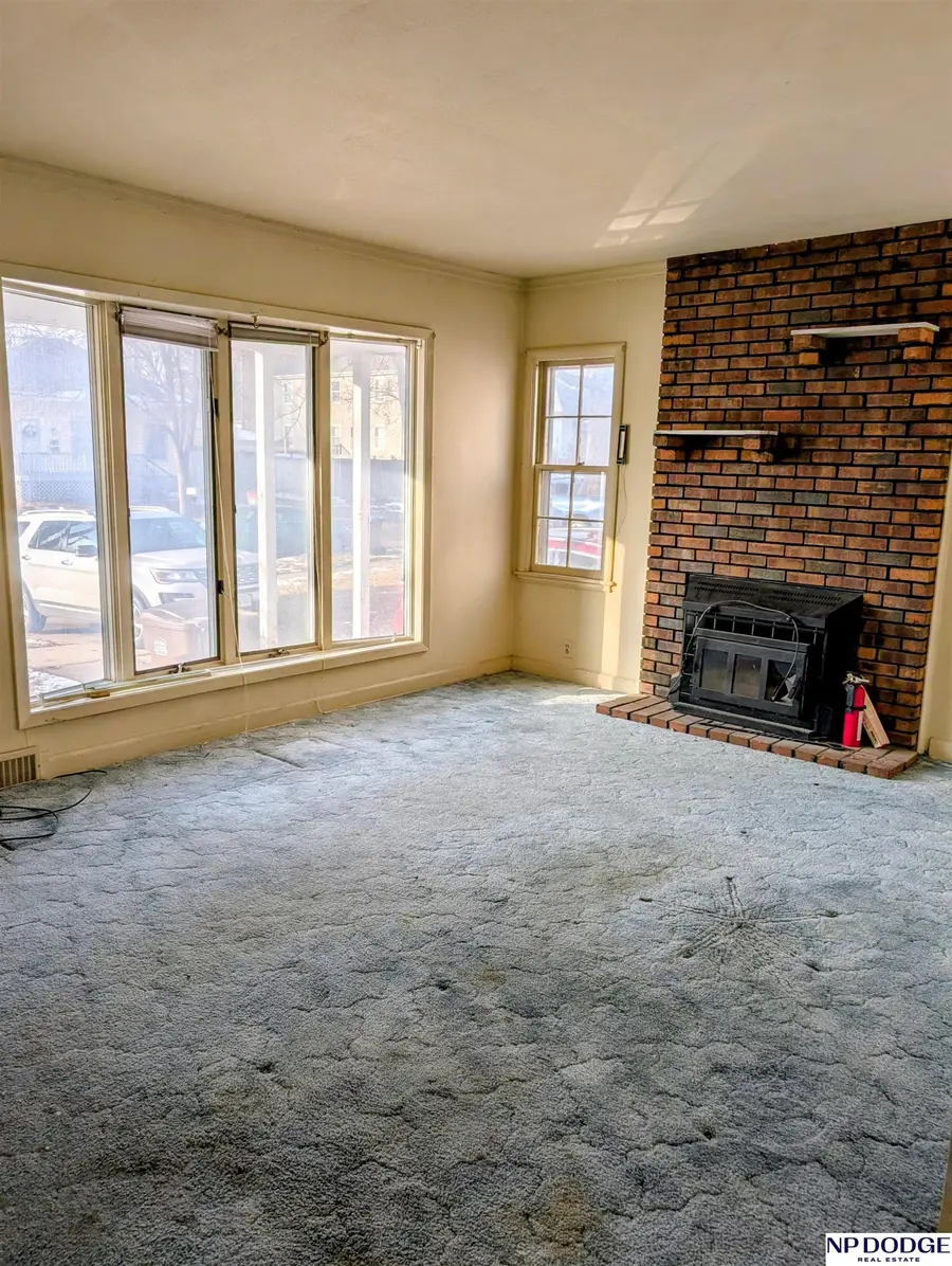 878 S 32nd Street, Lincoln, NE 68510 - Image #2