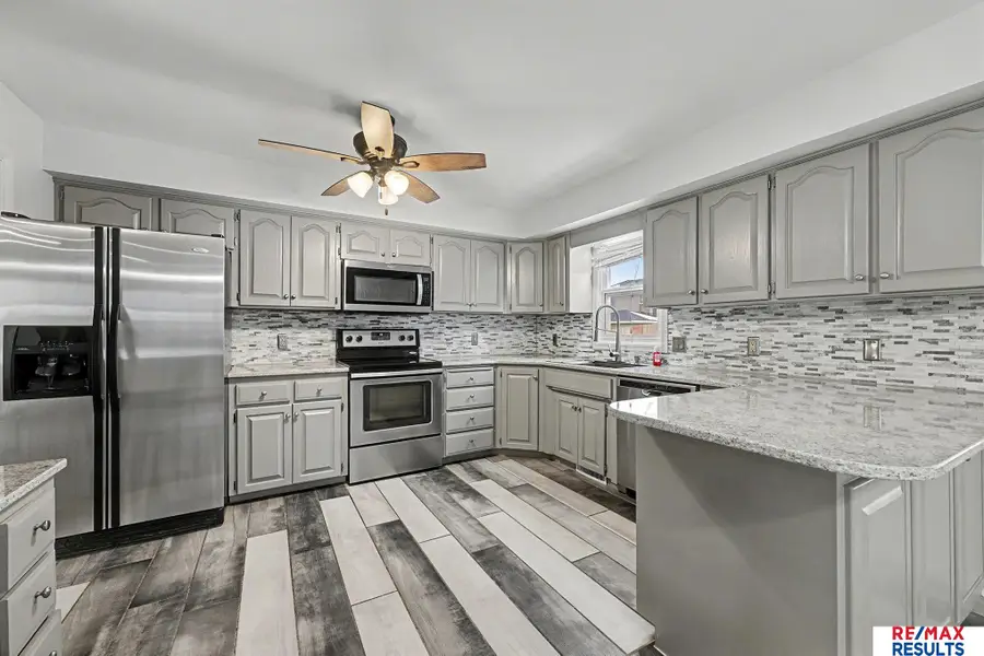 20116 Binney Circle, Omaha, NE 68022 - Image #2