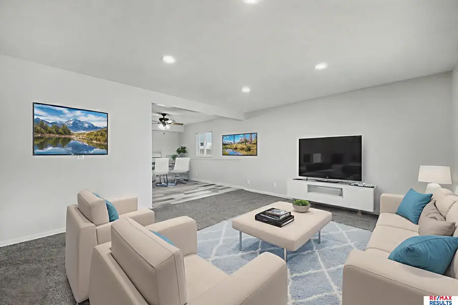 20116 Binney Circle, Omaha, NE 68022 - Image #3