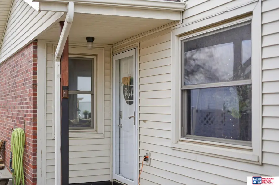 1827 Normandy Lane, Lincoln, NE 68512 - Image #2