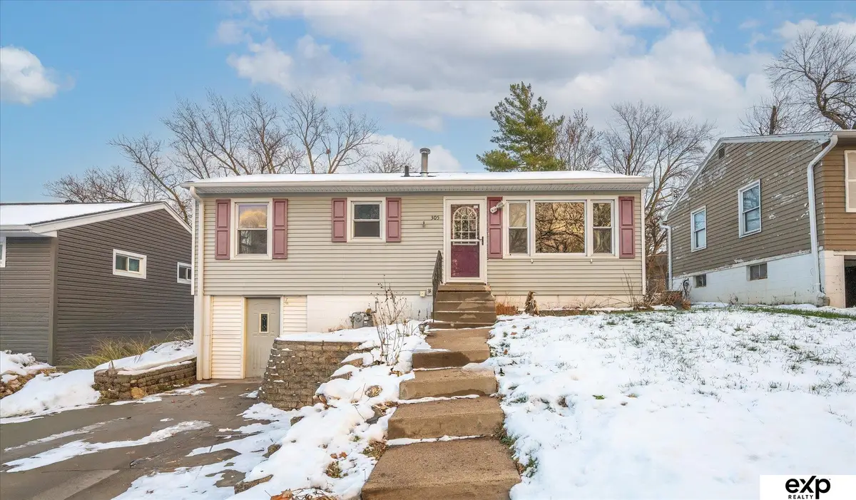 305 Hillcrest Drive, Plattsmouth, NE 68048 - Image #1