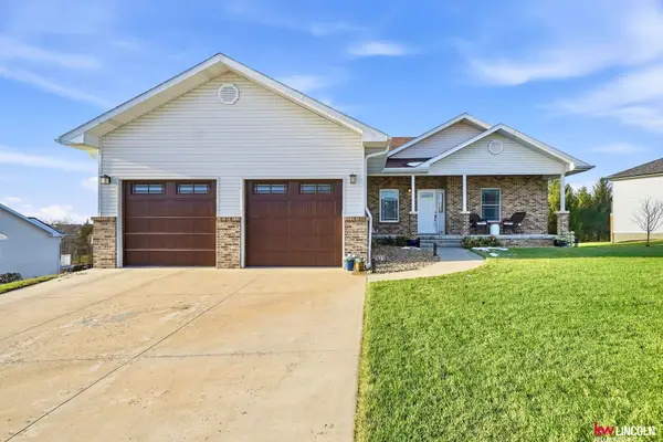 907 S 25th Street, Beatrice, NE 68310