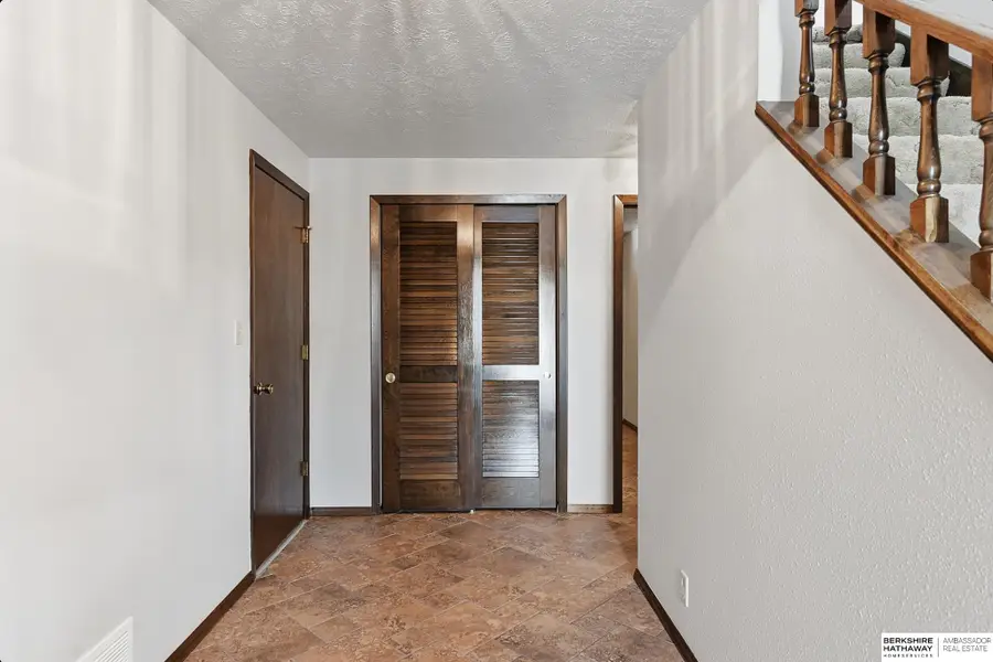 10527 M Street, Omaha, NE 68127 - Image #2