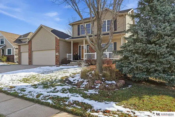 9437 Oakville Road, Lincoln, NE 68526