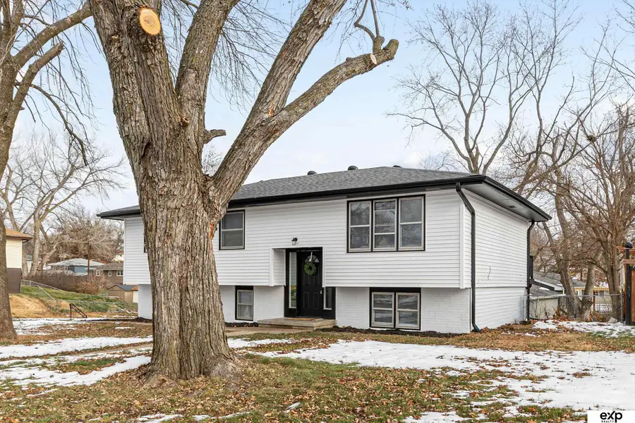 4829 Terrace Drive, Omaha, NE 68134 - Image #2